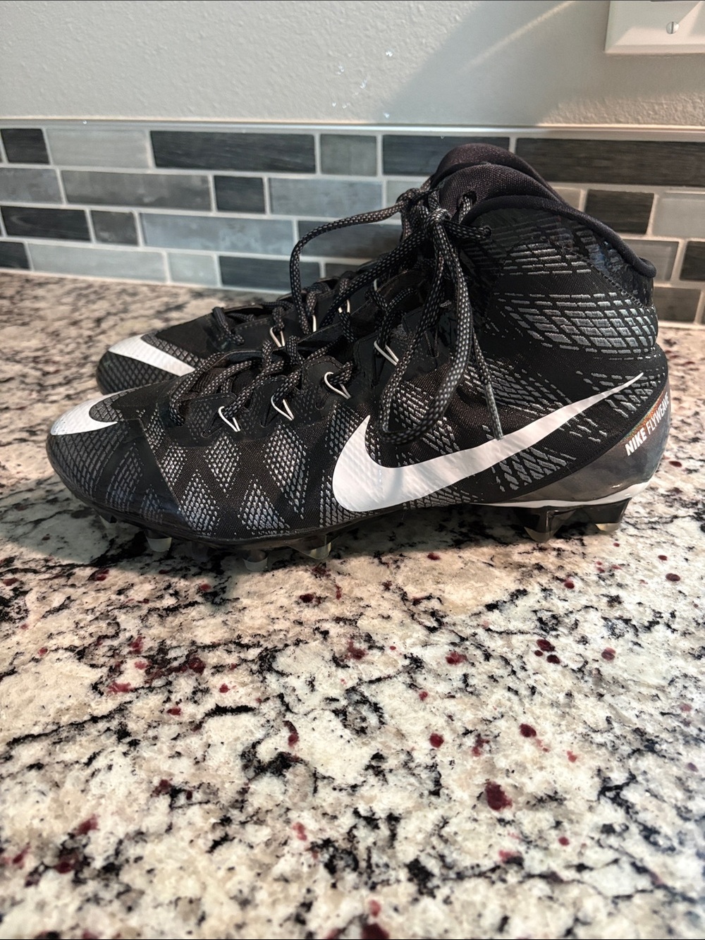 Nike Flyweave Black and White High-Top Football Cleats men’s size 9.5. EUC